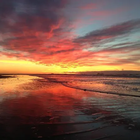 בית נופש Beachy Days Near Ocean & נורדוויקרהוט