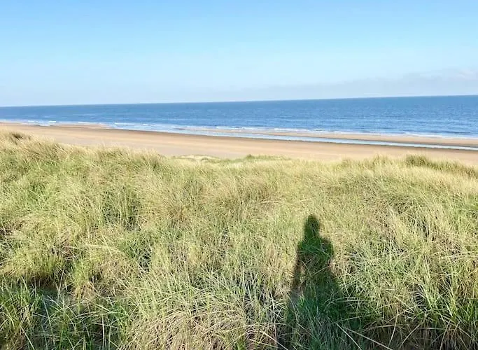 Beachy Days Near Ocean & Noordwijkerhout